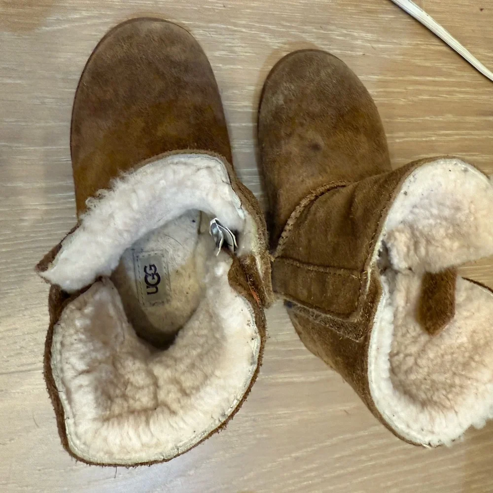 UGG Kids Brown Boots - Picture 3 of 5
